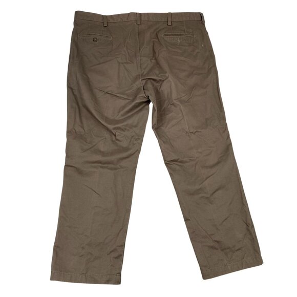 Dockers Men's Khaki Pants 42x30 D4 Classic Fit Brown 100% Cotton Straight Leg - Picture 2 of 12